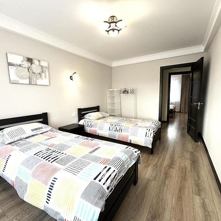 Artal Apartment On Obolonskyi Avenue 16A, 2 Bedroom 키예프 외부 사진